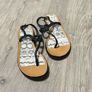 Black Gianni Bini T-Strap Leather Flat Sandals